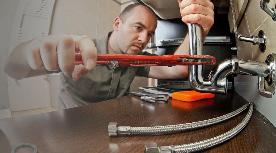 Expert burst pipe repair services in Ladonia, TX